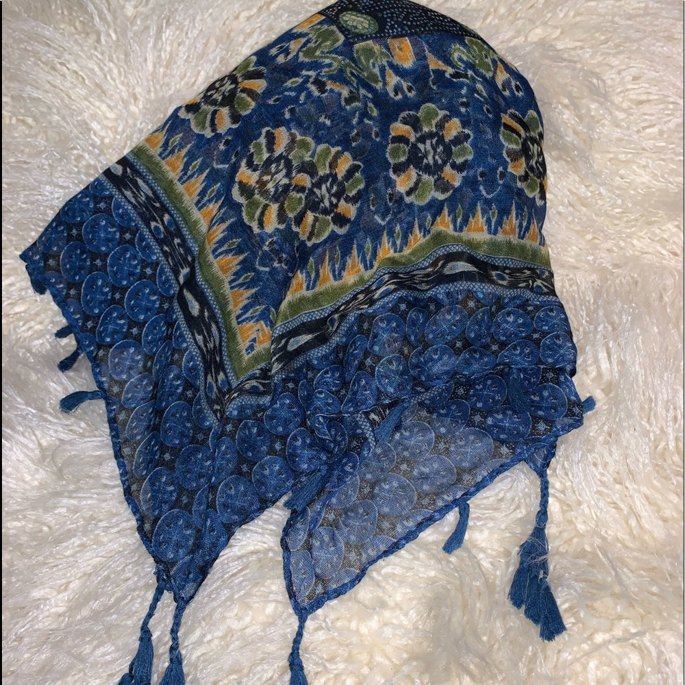 Fringe scarf